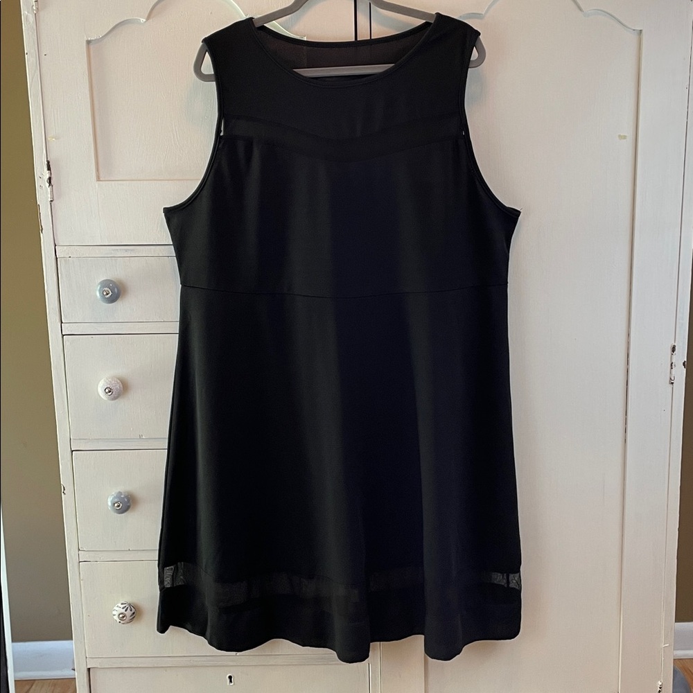 Black Sleeveless Dress 4X